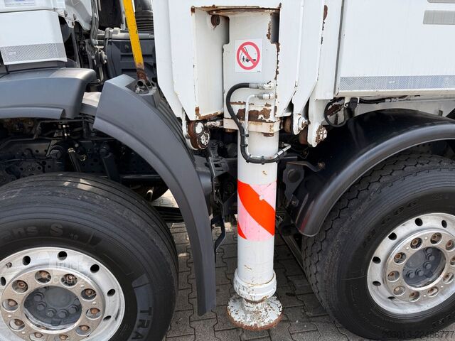 Betonpumpen-LKW MERCEDES-BENZ AROCS 4451 8x4 EURO 6 Betonpumpe SERMAC 5RZ51