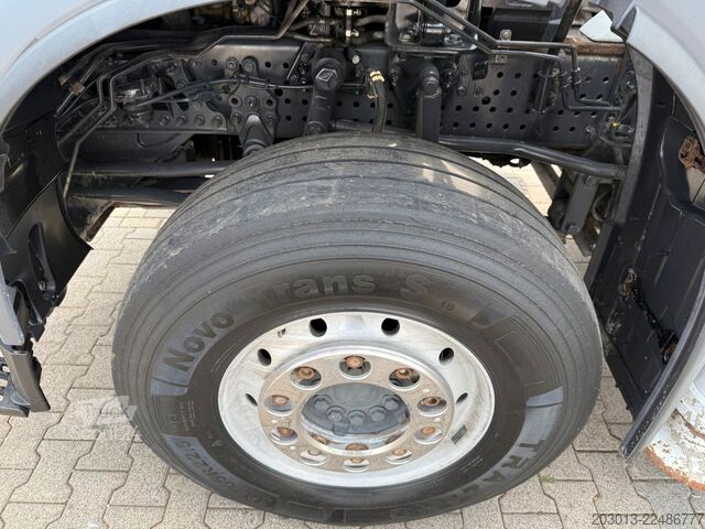 Betonpumpen-LKW MERCEDES-BENZ AROCS 4451 8x4 EURO 6 Betonpumpe SERMAC 5RZ51