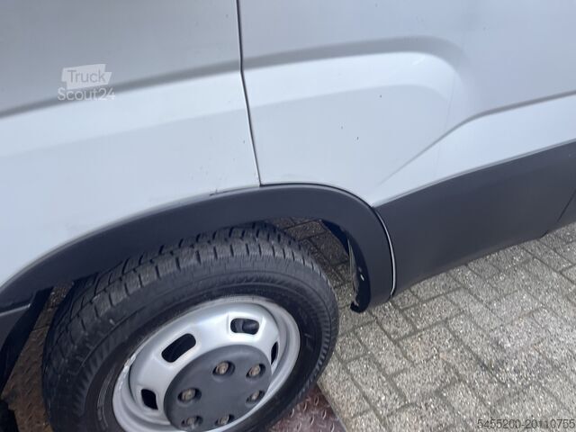 BE-SZM Iveco Daily 40C15 3.0 410 Be combi Clixtar Laadklep A...