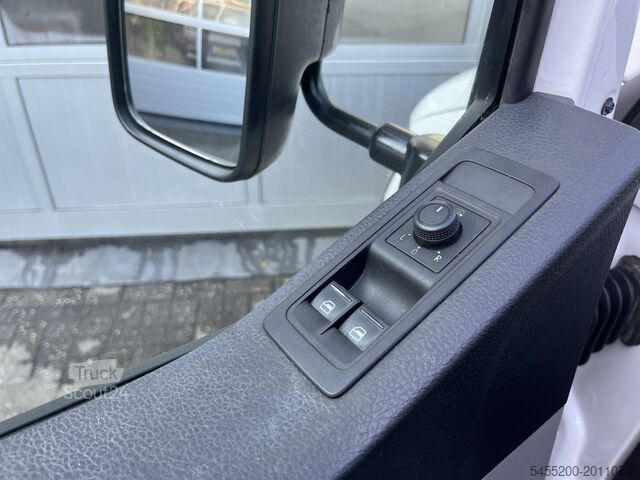 Camion à plateau avec grue Volkswagen Transporter 2.0 TDI L2H1 DC Laadkraan Airco Tre...