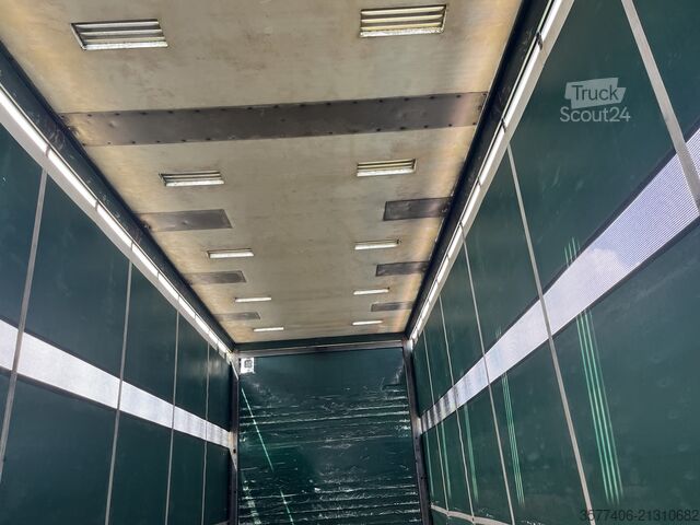 Camion pentru transportul puilor SCANIA R500