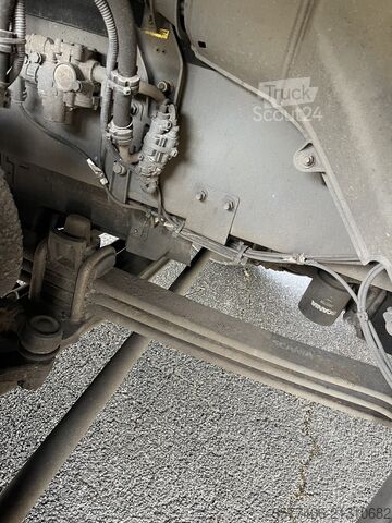 Camion pentru transportul puilor SCANIA R500