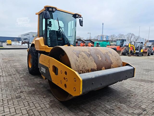 Reifenwalze Volvo SD135B