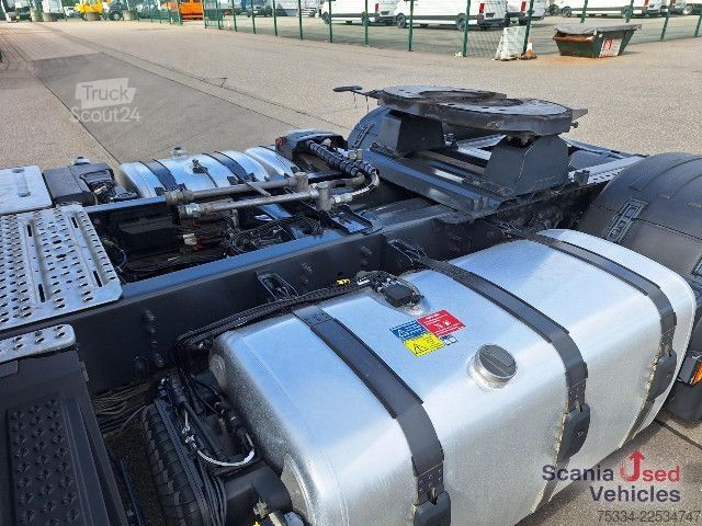 Стандартен влекач Scania R 460 A4x2NA