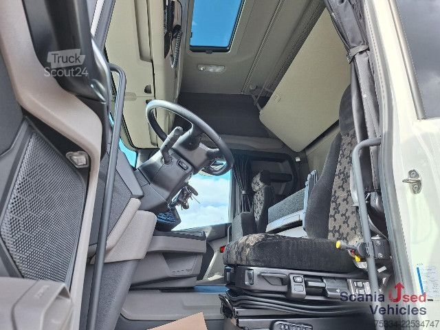 Стандартен влекач Scania R 460 A4x2NA