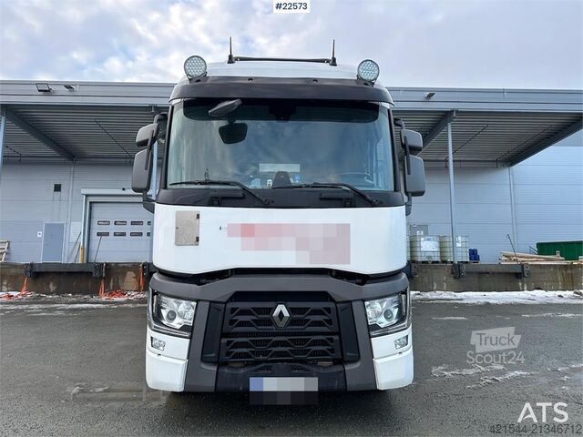 Walizka Renault 18-pallet box truck with Bussbygg body