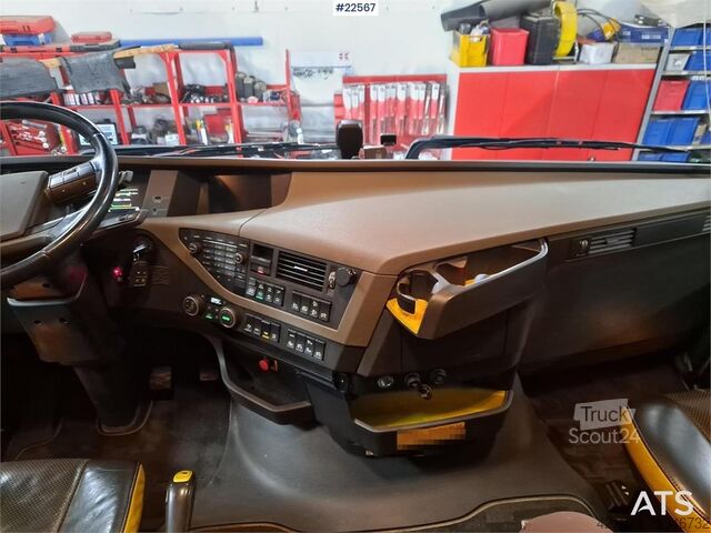 Kippiauto Volvo Fh16 650 6x4 Tipper Truck w/ Sørling Triple Traile