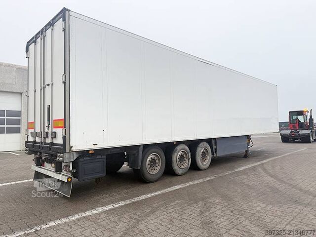 Рефрижераторная/морозильная транспортировка Schmitz Cargobull Refrigerated trailer / Kühlauflieger / Køletrailer
