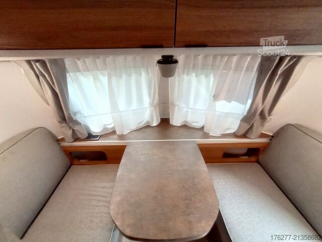 Путешествующий автоприцеп (туристический караван) Eriba Touring 540 Legend