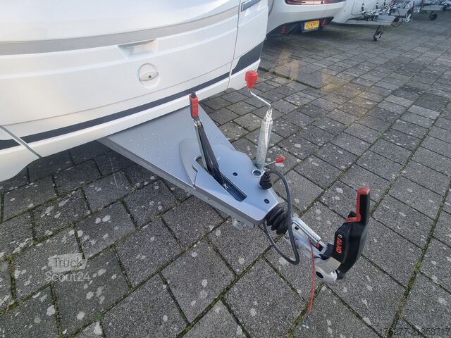 Rulotă de turism Dethleffs Nomad 650 RQT