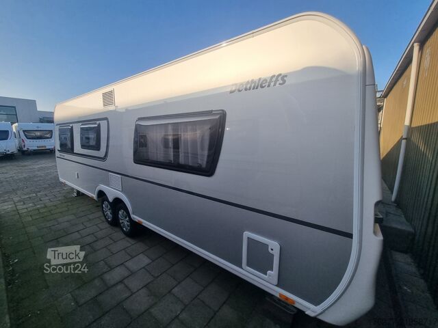 Rulotă de turism Dethleffs Nomad 650 RQT
