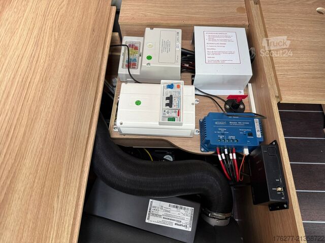 Pusiau integralus Knaus Sky TI 700 MEG Platinum Ed. Fiat