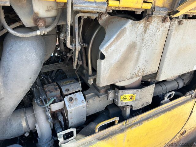 Yol silindiri KOMATSU D 65 PX - 18 **Ketten und Laufwerk NEU**