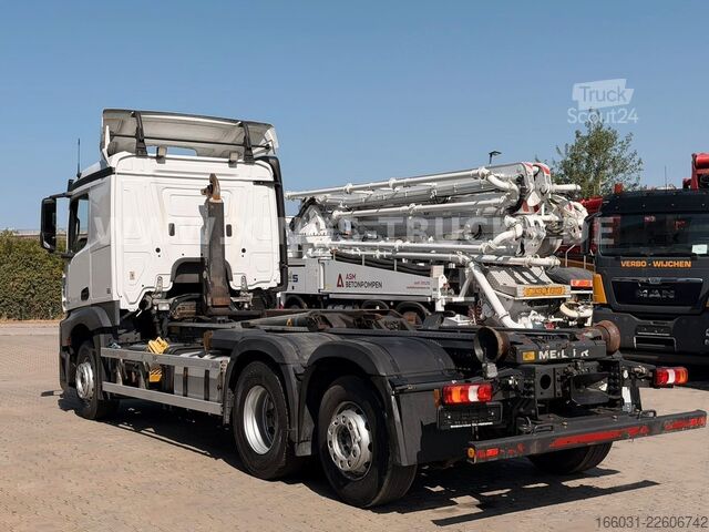 Tovornjak s kavljem za kontejnerje MERCEDES-BENZ Arocs 2636 6X2 Meiller Abroller - Lift/steering