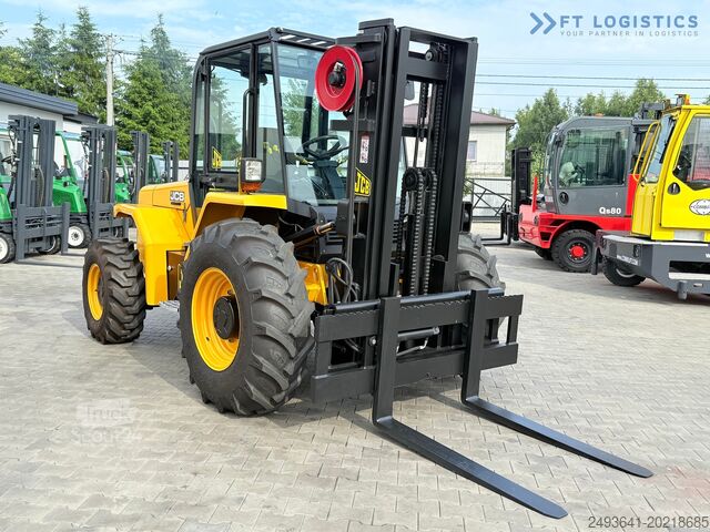 Carretilla elevadora todo terreno JCB 940 / TRIPLEX 4500 / FREE-LIFT NEW TIRES