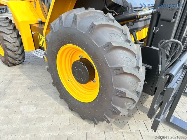 Carretilla elevadora todo terreno JCB 940 / TRIPLEX 4500 / FREE-LIFT NEW TIRES