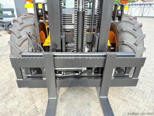 Carretilla elevadora todo terreno JCB 940 / TRIPLEX 4500 / FREE-LIFT NEW TIRES