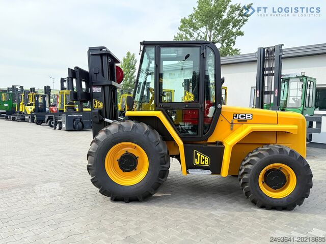 Carretilla elevadora todo terreno JCB 940 / TRIPLEX 4500 / FREE-LIFT NEW TIRES