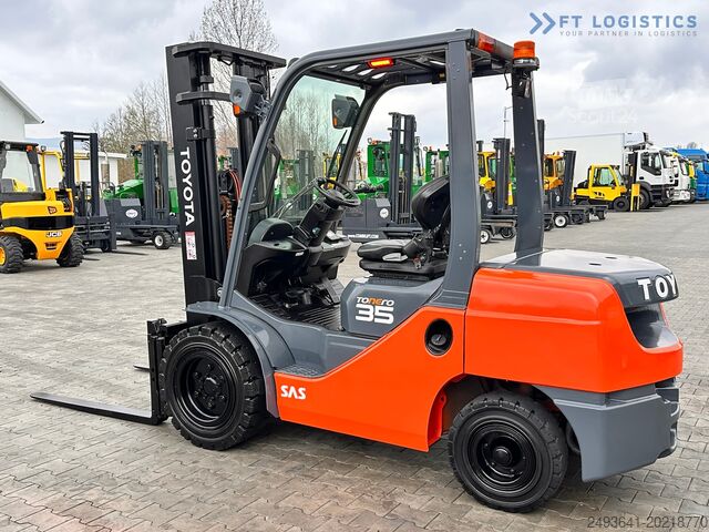 4-х колісний навантажувач Toyota 52-8FDJF35 / DIESEL / 2016 / 2096 HOURS