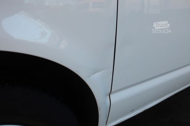 Minibus VOLKSWAGEN T6.1 Transporter Kombi FWD/9 Sitze/Klima/FN:180