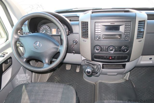 Minibus MERCEDES-BENZ Sprinter II Kombi 316 CDI / Klima / AHK / 9Sitze