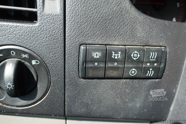 Magas tetős furgon VOLKSWAGEN Crafter 1. Hand / SHZ / PDC / FN: 86