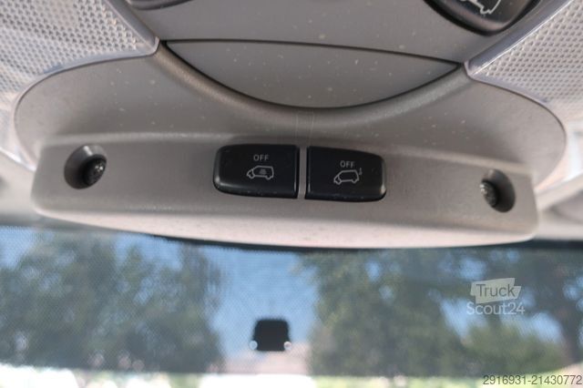 Magas tetős furgon VOLKSWAGEN Crafter 1. Hand / SHZ / PDC / FN: 86