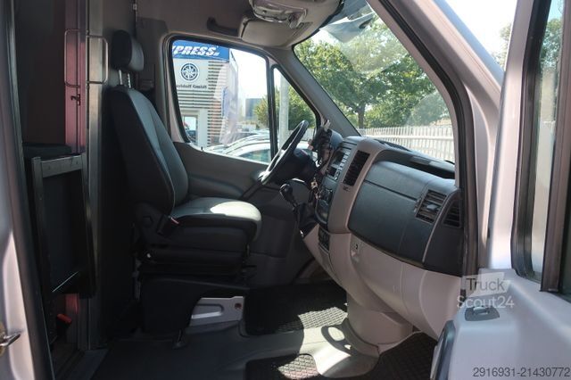 Magas tetős furgon VOLKSWAGEN Crafter 1. Hand / SHZ / PDC / FN: 86