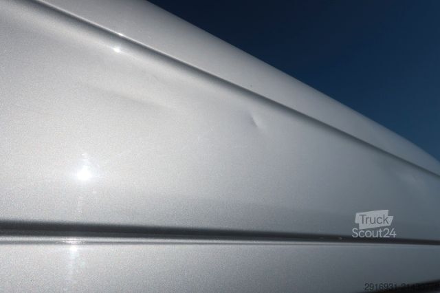 Magas tetős furgon VOLKSWAGEN Crafter 1. Hand / SHZ / PDC / FN: 86