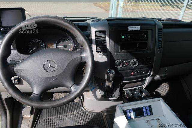 Brandbil MERCEDES-BENZ Sprinter 519 CDI RTW / 1. Hand /SHZ / Fzg Nr:A16