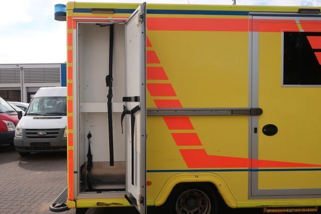 Brandbil MERCEDES-BENZ Sprinter 519 CDI RTW / 1. Hand /SHZ / Fzg Nr:A16