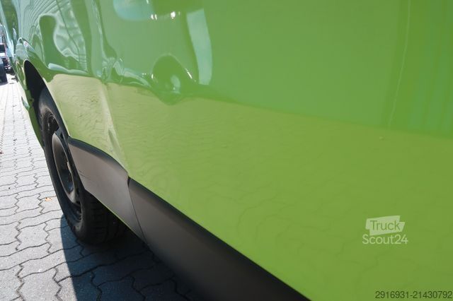 Minibus OPEL Vivaro L2H1 / 1. Hand / 9 Sitzer / :127