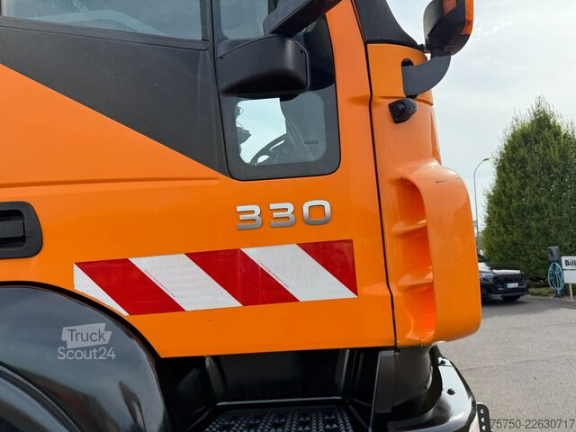 Камион с кука за контейнери IVECO Trakker 330 4x4 Marrel Winterdienst