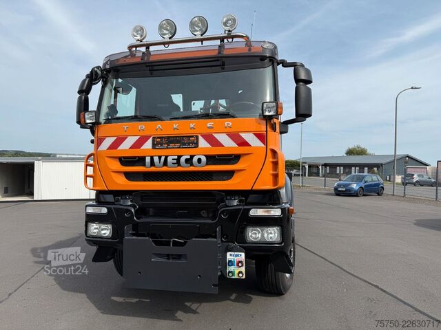 Камион с кука за контейнери IVECO Trakker 330 4x4 Marrel Winterdienst