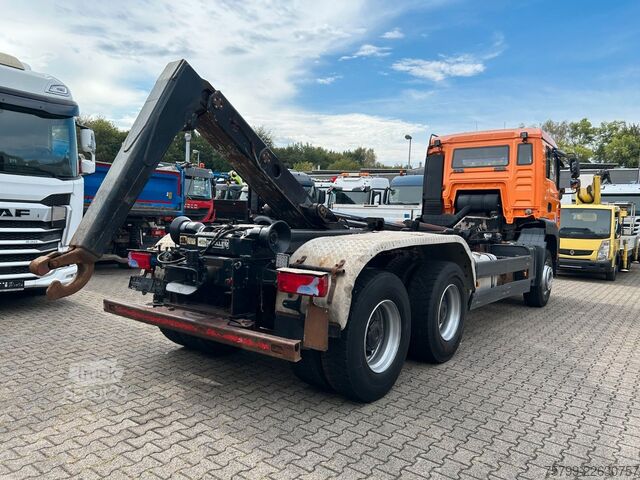 Haakarm vrachtwagen MAN TGA 26.400 MEILLER Abroller mit 13t Achsen 6x4