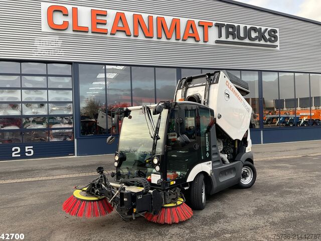 Cestna čistilnica Mathieu MC 210 Azura Flex Euro 6 Stage 5 with 3-rd brush