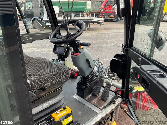 Cestna čistilnica Mathieu MC 210 Azura Flex Euro 6 Stage 5 with 3-rd brush