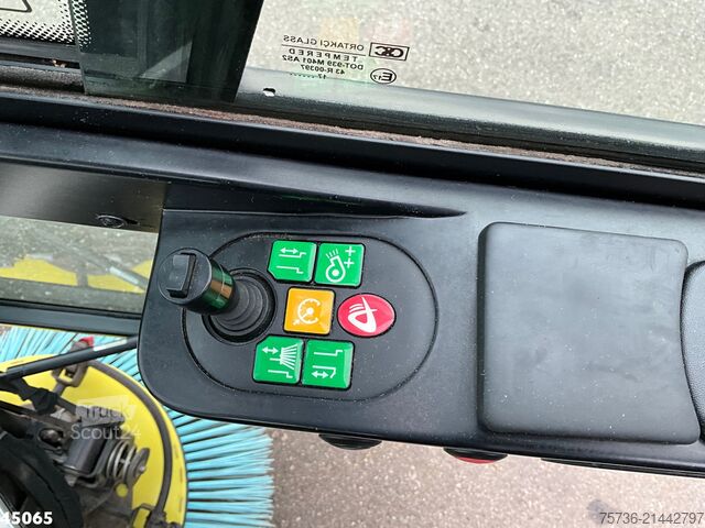 Cestna čistilnica Mathieu MC 210 Azura Flex Euro 6 Just 8.800 km!