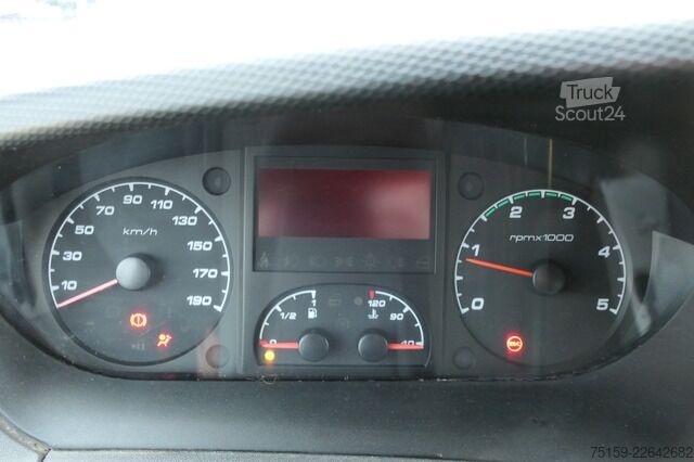 Skåpbil iveco Daily 35 S11 C30C AUTOMATIK KAMERA Regale LUFT DURCHGANG EURO-5 CoC