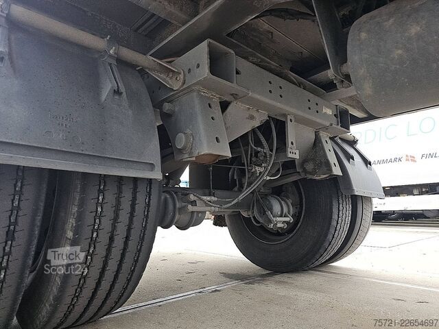 Autotransporter varevogn SYSTEM TRAILERS PS10 CITY NEW CURTAINS