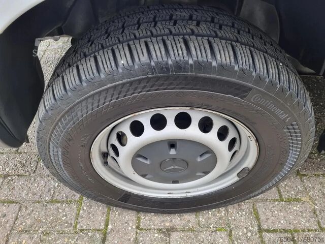 Furgoneta con caja Mercedes-Benz Sprinter 314 CDI/ L2H2/ Aut./ Airco/ Camera/ Navi