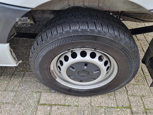 Furgoneta con caja Mercedes-Benz Sprinter 314 CDI/ L2H2/ Aut./ Airco/ Camera/ Navi