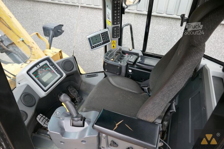 Chargeur sur roues Caterpillar 966K