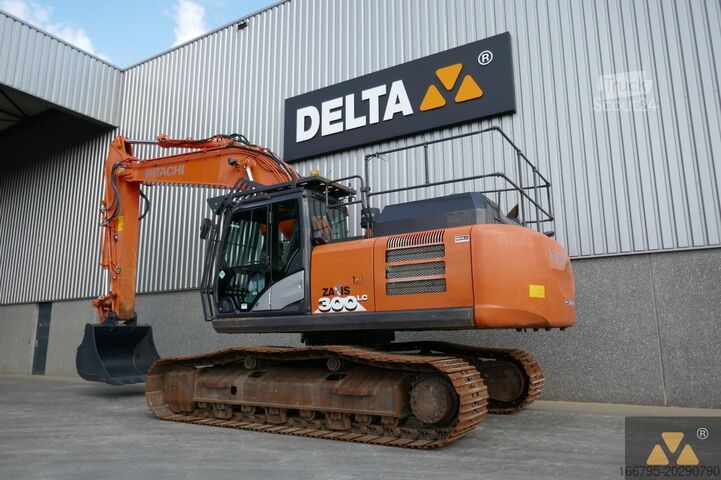 Grävmaskin på larvband Hitachi ZX300LC-6