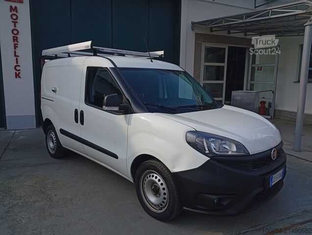 Fourgon tôlé FIAT Doblo Cargo officina mobile