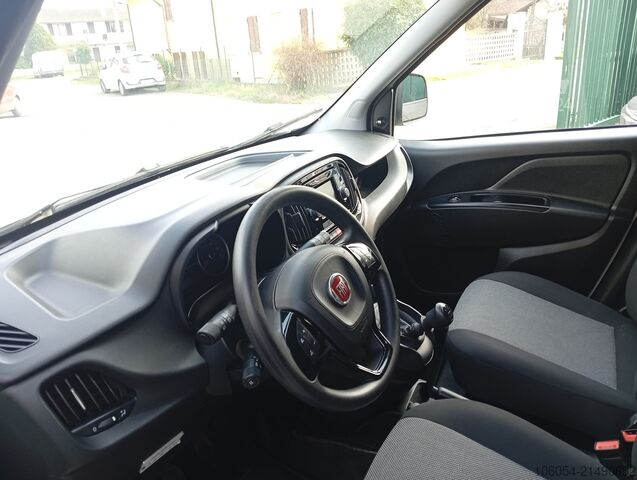 Fourgon tôlé FIAT Doblo Cargo officina mobile