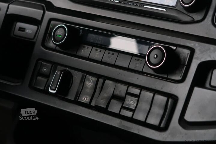 Chassis with cab Scania R520 V8 NGS 6X2/ CHASSIS