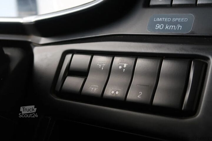 Chassis with cab Scania R520 V8 NGS 6X2/ CHASSIS