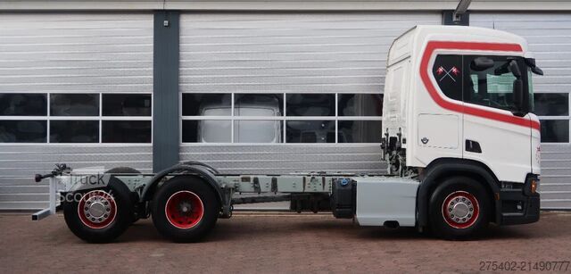 Podwozie z kabiną Scania R520 V8 NGS 6X2/ FULL AIR/ CHASSIS / PTO-EG661F