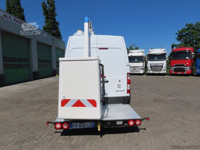Hefplatform Renault Master 10,5 m,  3 seats, 3500 kg, euro6